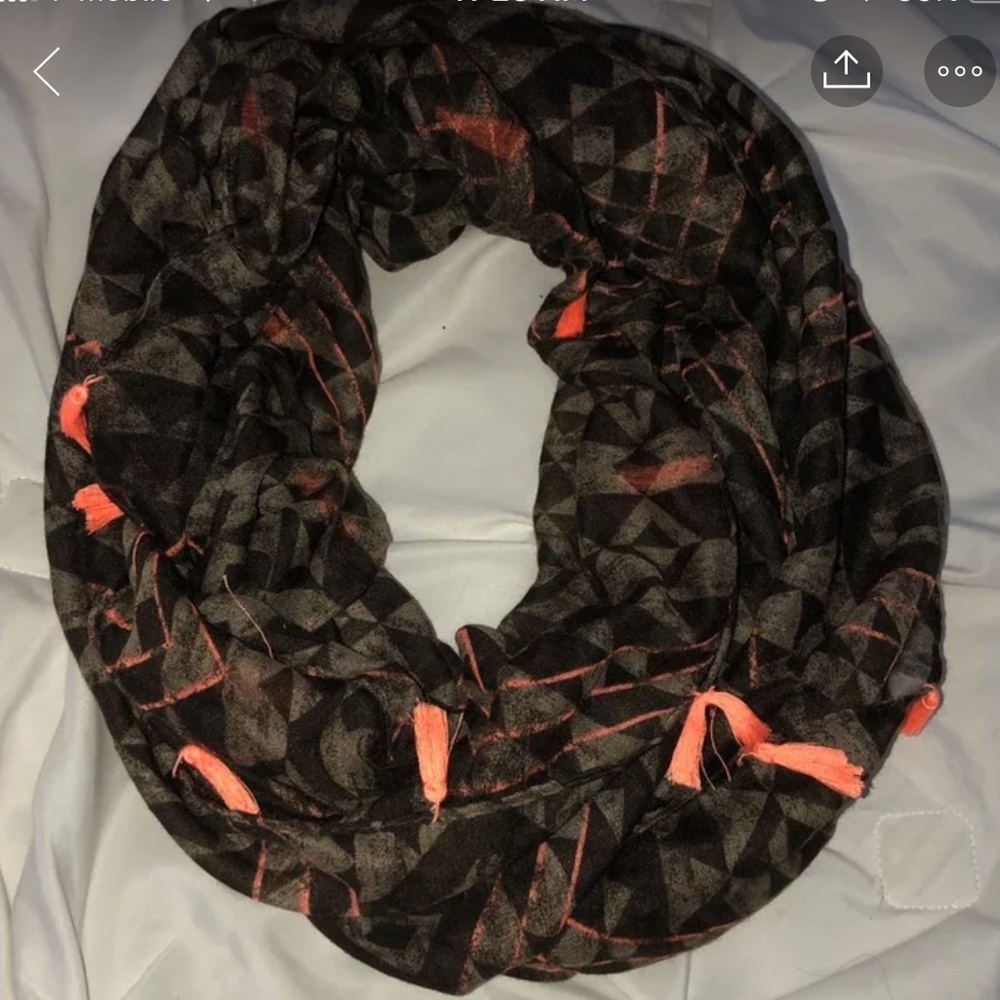 Infinity Scarf - Picture 1 of 1